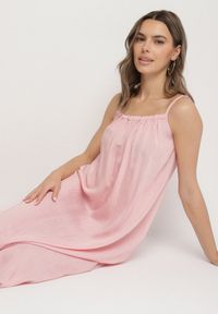 Born2be - Różowa Rozkloszowana Sukienka z Elastyczną Górą Revielle. Okazja: na co dzień. Kolor: różowy. Długość rękawa: na ramiączkach. Typ sukienki: rozkloszowane. Styl: klasyczny, casual #4