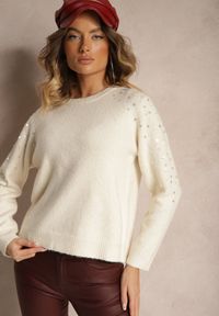 Renee - Jasnobeżowy Sweter z Bawełną i Cekinami Ceala. Okazja: na co dzień, na imprezę. Kolor: beżowy. Materiał: bawełna. Wzór: aplikacja. Styl: casual, elegancki