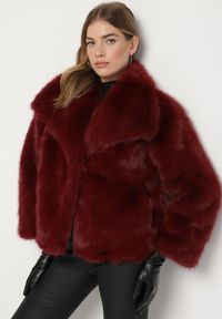 Born2be - Bordowa Jednorzędowa Kurtka Futerko z Szerokim Kołnierzem Conellia. Okazja: na co dzień. Kolor: czerwony. Materiał: futro. Styl: casual, elegancki #3