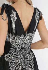 Born2be - Czarna Sukienka w Stylu Boho z Gumką w Talii i Sznurkami przy Ramionach Niree. Kolor: czarny. Styl: boho #4