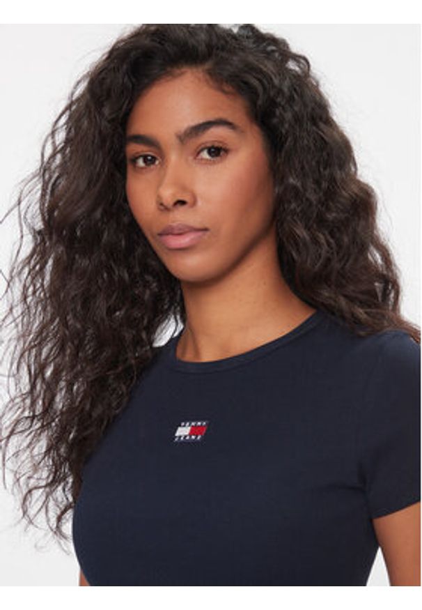 Tommy Jeans T-Shirt Badge DW0DW17881 Granatowy Slim Fit. Kolor: niebieski. Materiał: bawełna