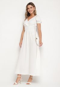 Born2be - Biała Sukienka Ozdobiona Bufkami Dolinossa. Okazja: na co dzień. Kolor: biały. Wzór: aplikacja. Sezon: lato. Styl: casual #6