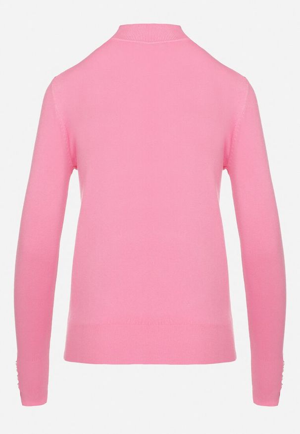 Born2be - Różowy Sweter Półgolf Ozdobiony Guzikami przy Rękawach Delianor. Okazja: na spotkanie biznesowe, na co dzień. Kolor: różowy. Materiał: jeans. Długość rękawa: długi rękaw. Długość: długie. Wzór: aplikacja. Sezon: jesień. Styl: elegancki, biznesowy, klasyczny, casual