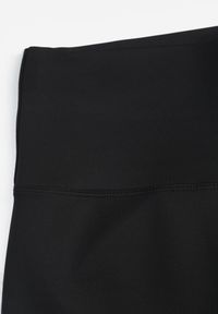 Born2be - Czarne Elastyczne Legginsy z Wysokim Stanem Felizia. Okazja: na spacer, na co dzień, do domu. Stan: podwyższony. Kolor: czarny. Materiał: materiał. Długość: krótkie. Styl: casual, sportowy #5