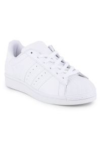 Adidas - Buty adidas Superstar W FV3285 białe. Zapięcie: pasek. Kolor: biały. Materiał: materiał, syntetyk, skóra, guma. Szerokość cholewki: normalna. Wzór: jodełka, paski. Model: Adidas Superstar #5