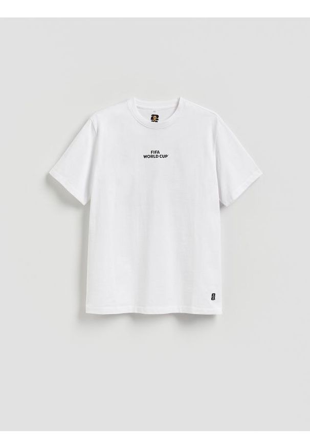 Reserved - T-shirt FIFA World Cup - biały. Kolor: biały. Materiał: bawełna, dzianina