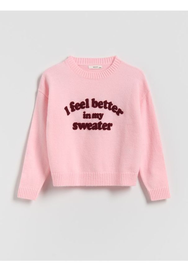 Reserved - Sweter z napisem - pastelowy róż. Kolor: różowy. Materiał: dzianina. Wzór: napisy