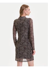only - ONLY Sukienka codzienna Erica 15355845 Beżowy Regular Fit. Okazja: na co dzień. Kolor: beżowy. Materiał: syntetyk. Typ sukienki: proste. Styl: casual