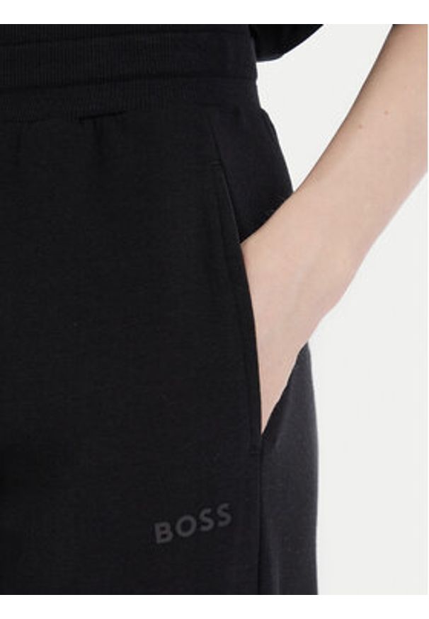 BOSS - Boss Spodnie dresowe CP Stripe 50524759 Czarny Regular Fit. Kolor: czarny. Materiał: bawełna