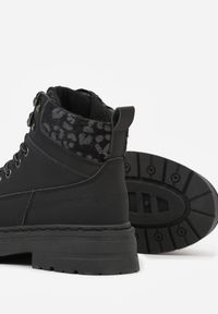 Renee - Czarne Trapery ze Wstawkami we Wzór Vetiara. Nosek buta: okrągły. Zapięcie: sznurówki. Kolor: czarny. Materiał: skóra, materiał. Sezon: zima. Obcas: na obcasie. Wysokość obcasa: niski #7