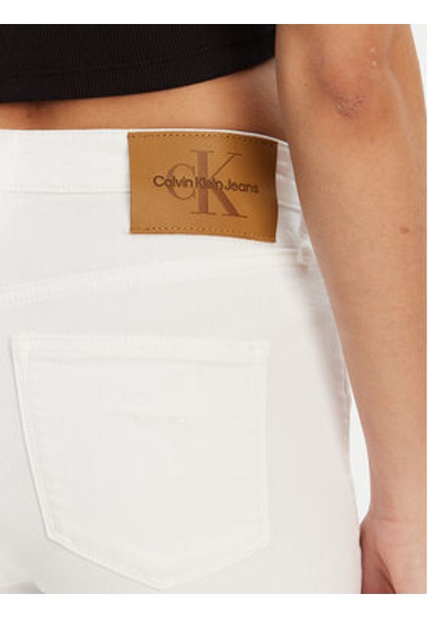 Calvin Klein Jeans Jeansy J20J225511 Biały Bootcut Fit. Kolor: biały
