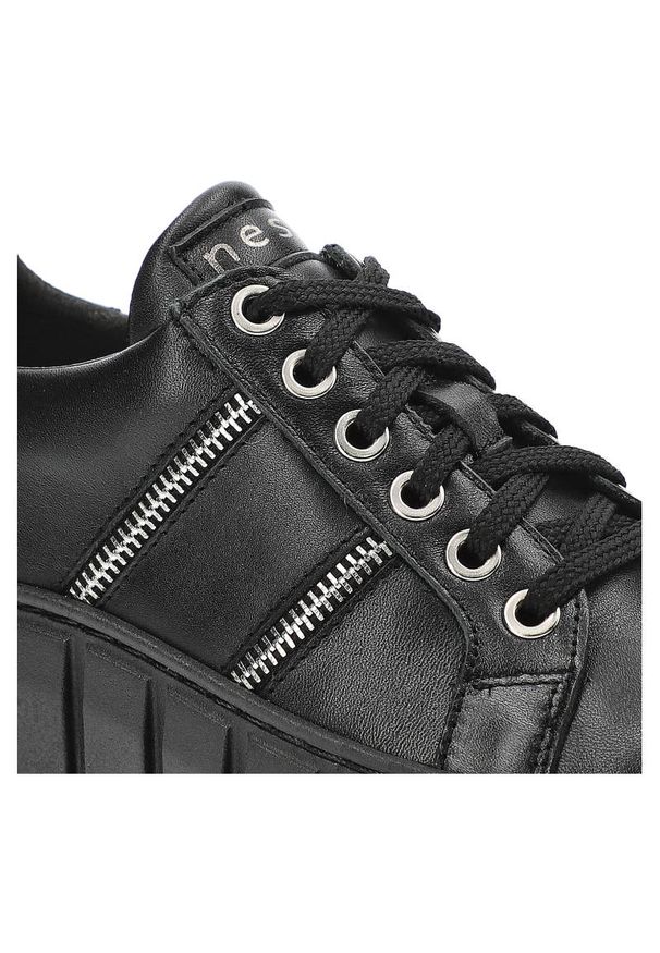 Czarne Sneakersy Nessi Modne Skórzane Buty Damskie. Okazja: na co dzień. Kolor: czarny. Materiał: skóra. Szerokość cholewki: normalna. Wzór: gładki. Sezon: wiosna. Obcas: na platformie. Styl: casual