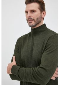 Calvin Klein sweter wełniany męski kolor zielony lekki z półgolfem. Kolor: zielony. Materiał: wełna. Długość rękawa: długi rękaw. Długość: długie