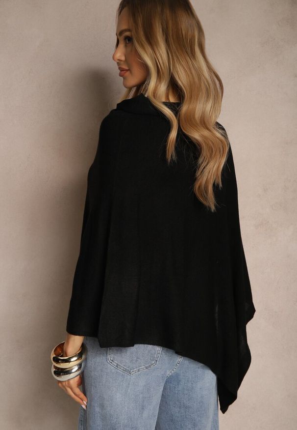 Renee - Czarna Bluzka Narzutka o Asymetrycznym Fasonie Oversize Daiko. Okazja: na co dzień. Kolor: czarny. Materiał: jeans. Długość rękawa: długi rękaw. Długość: długie. Styl: casual, elegancki