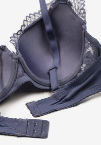 Renee - Niebieski Biustonosz z Usztywnianymi Miseczkami Ozdobione Koronką Pillnes. Kolor: niebieski. Materiał: koronka. Wzór: aplikacja, koronka