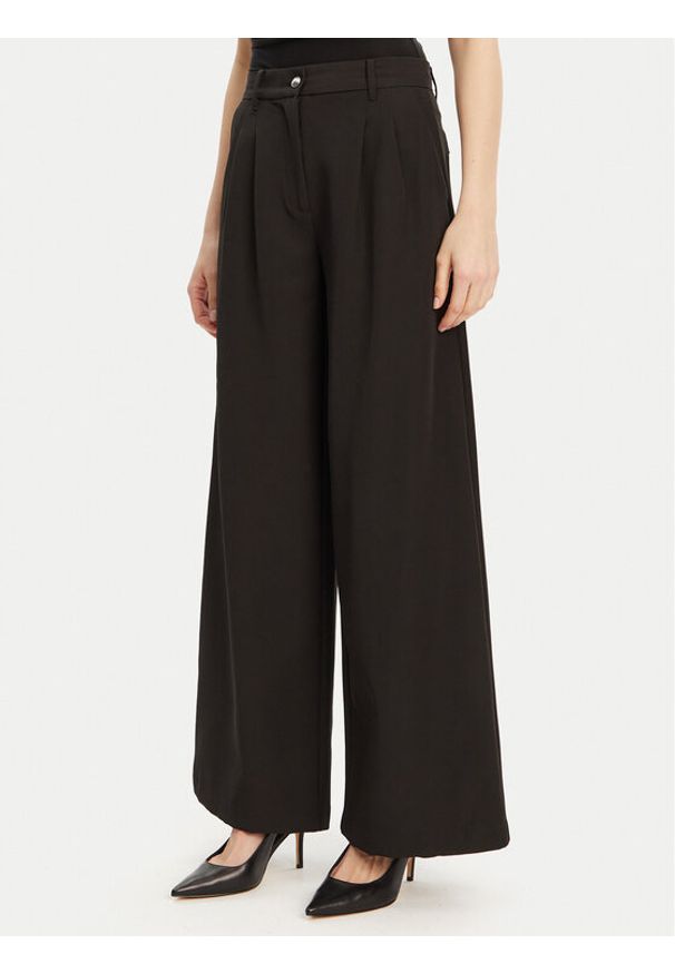 Guess Spodnie palazzo W5GB02 WH9Y2 Czarny Wide Leg. Kolor: czarny. Materiał: syntetyk