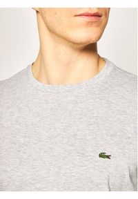 Lacoste T-Shirt TH6709 Szary Regular Fit. Kolor: szary. Materiał: bawełna