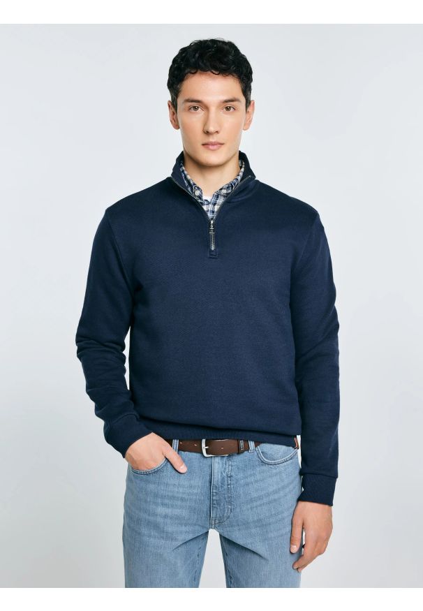 Big-Star - Bluza męska ze stójką granatowa Salih 403. Typ kołnierza: kołnierzyk stójkowy. Kolor: niebieski. Materiał: wiskoza, dzianina. Styl: klasyczny