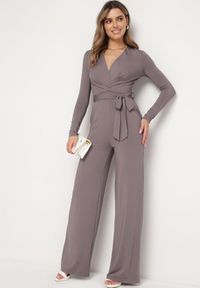 Born2be - Szary Kombinezon z Kopertowym Dekoltem Cizine. Okazja: na co dzień. Kolor: szary. Długość rękawa: długi rękaw. Długość: długie. Styl: casual #7