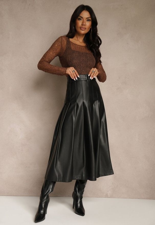 Renee - Czarna Plisowana Spódnica z Imitacji Skóry o Rozkloszowanym Kroju Tusdera. Okazja: na co dzień. Kolor: czarny. Materiał: skóra. Styl: casual, elegancki