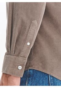 Pako Lorente - PAKO LORENTE - Brązowa koszula sztruksowa z kieszeniami na piersi. Okazja: na co dzień. Kolor: brązowy. Materiał: sztruks. Długość rękawa: długi rękaw. Długość: długie. Sezon: jesień. Styl: casual #10