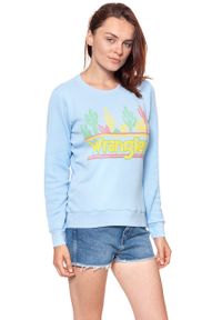 Wrangler - BLUZA WRANGLER DAMSKA SWEATER CERULEAN W6077IEVT. Kolor: niebieski. Wzór: kolorowy, nadruk #7