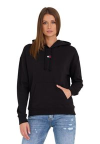 Tommy Jeans - TOMMY JEANS Czarna damska bluza z kapturem, Rozmiar XS. Typ kołnierza: kaptur. Kolor: czarny