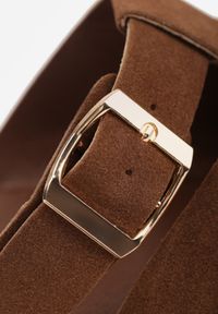 Born2be - Ciemnobrązowe Klapki z Paskami i Kwadratową Sprzączką Olyndar. Okazja: na co dzień. Kolor: brązowy. Materiał: jeans. Sezon: lato. Styl: casual #8