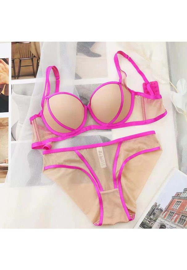 Intica - Komplet bielizny z miękkimi miseczkami i figami Merituuli. Kolor: wielokolorowy. Materiał: materiał