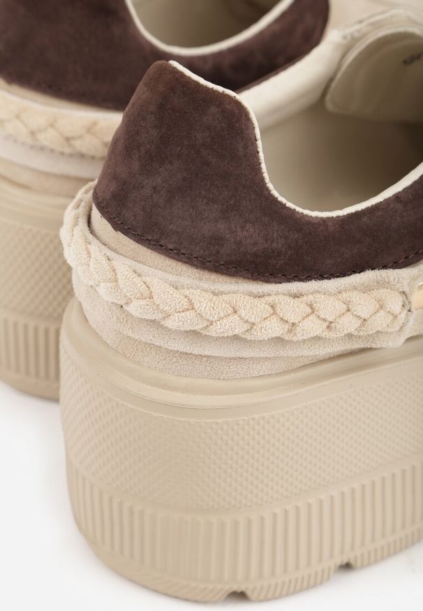 Renee - Beżowe Skórzane Sneakersy na Platformie z Aplikacją i Plecionym Paskiem Kaphophai. Okazja: na spacer, na co dzień. Zapięcie: pasek. Kolor: beżowy. Materiał: skóra. Wzór: aplikacja. Obcas: na platformie. Sport: turystyka piesza