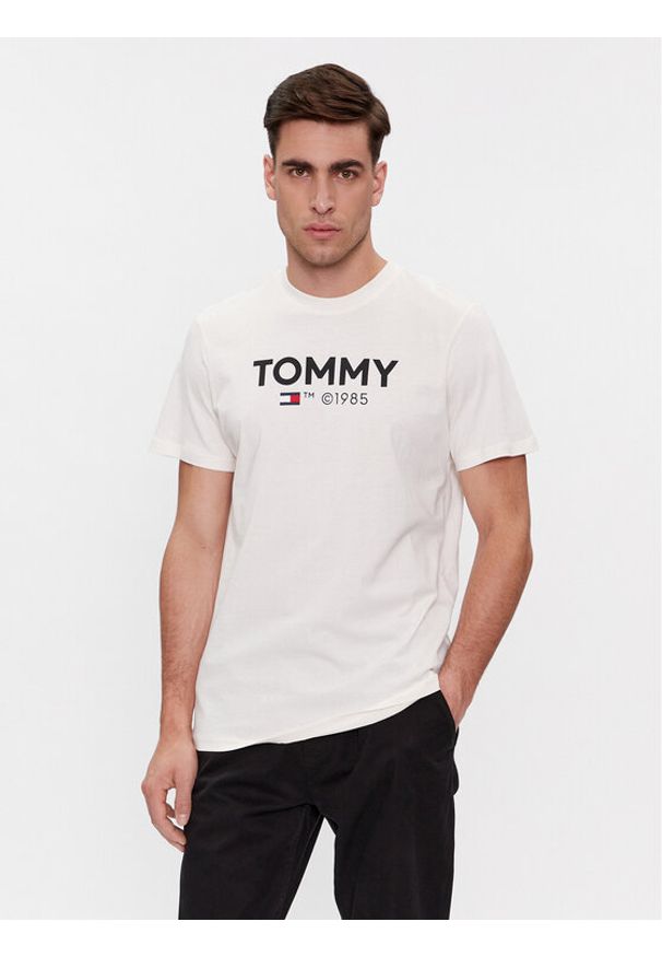 Tommy Jeans T-Shirt Essential DM0DM18264 Biały Slim Fit. Kolor: biały. Materiał: bawełna