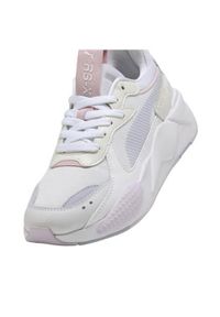 Buty do chodzenia damskie Puma Rs-x Soft. Zapięcie: sznurówki. Kolor: biały. Materiał: materiał, syntetyk, tkanina. Szerokość cholewki: normalna. Sport: turystyka piesza