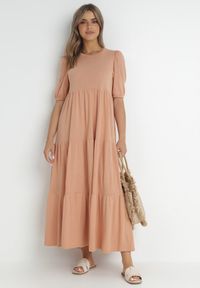 Born2be - Różowa Sukienka Bawełniana Ulrika. Okazja: na co dzień, na randkę. Typ kołnierza: kołnierz z falbankami. Kolor: różowy. Wzór: gładki. Materiał: bawełna. Długość rękawa: krótki rękaw. Sezon: wiosna, lato. Styl: klasyczny, casual. Długość: maxi #4