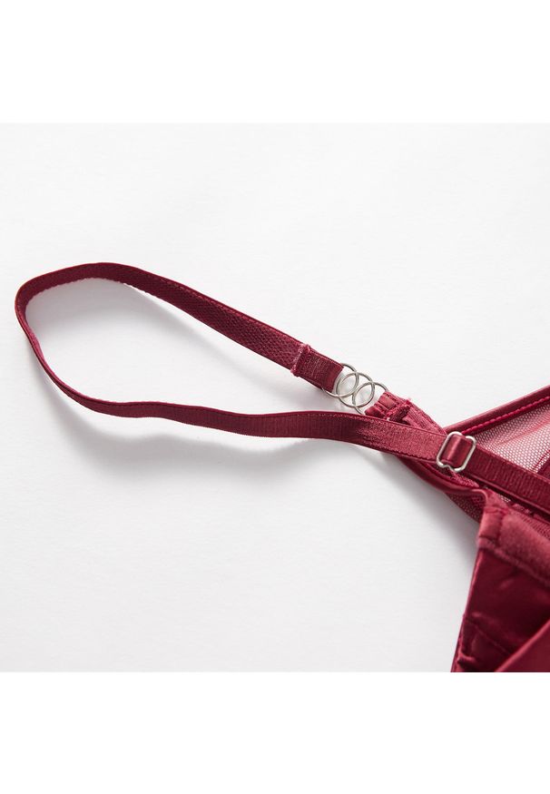 Intica - Zestaw bielizny z siateczką zapewniający wygodę i wsparcie Marvis. Kolor: biały. Materiał: materiał