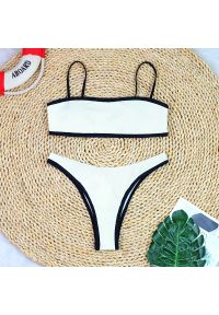 Intica - Strój kąpielowy dwuczęściowy z figami na plażę Csilla. Kolor: biały. Materiał: materiał #1