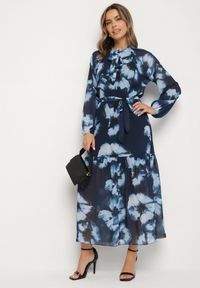 Born2be - Granatowa Pudełkowa Sukienka w Kwiaty z Paskiem Nifle. Okazja: na co dzień. Kolor: niebieski. Materiał: skóra. Wzór: kwiaty. Styl: elegancki, casual #6