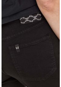 Liu Jo szorty jeansowe damskie kolor czarny gładkie high waist. Okazja: na co dzień. Stan: podwyższony. Kolor: czarny. Materiał: jeans. Wzór: gładki. Styl: casual #5