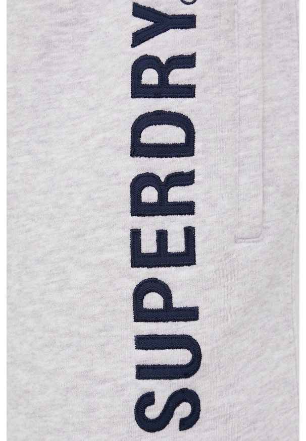 Superdry szorty męskie kolor szary. Okazja: na co dzień. Kolor: szary. Wzór: aplikacja. Styl: casual