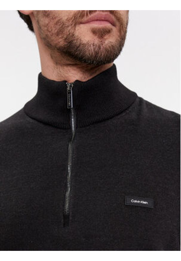 Calvin Klein Sweter K10K112735 Czarny Regular Fit. Kolor: czarny. Materiał: bawełna