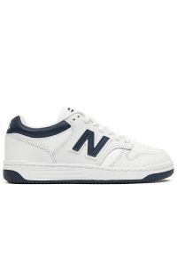 Buty New Balance GSB480WN - białe. Okazja: na co dzień. Kolor: biały. Materiał: skóra, syntetyk, materiał. Szerokość cholewki: normalna. Sport: turystyka piesza
