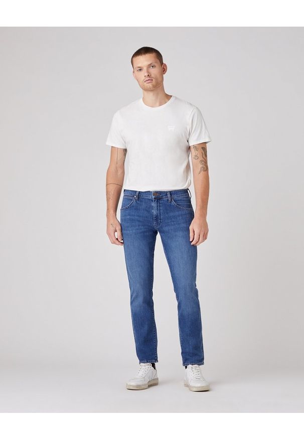 Wrangler - WRANGLER LARSTON MĘSKIE SPODNIE JEANSOWE SPOTLITE W18SYJ38N 112145873