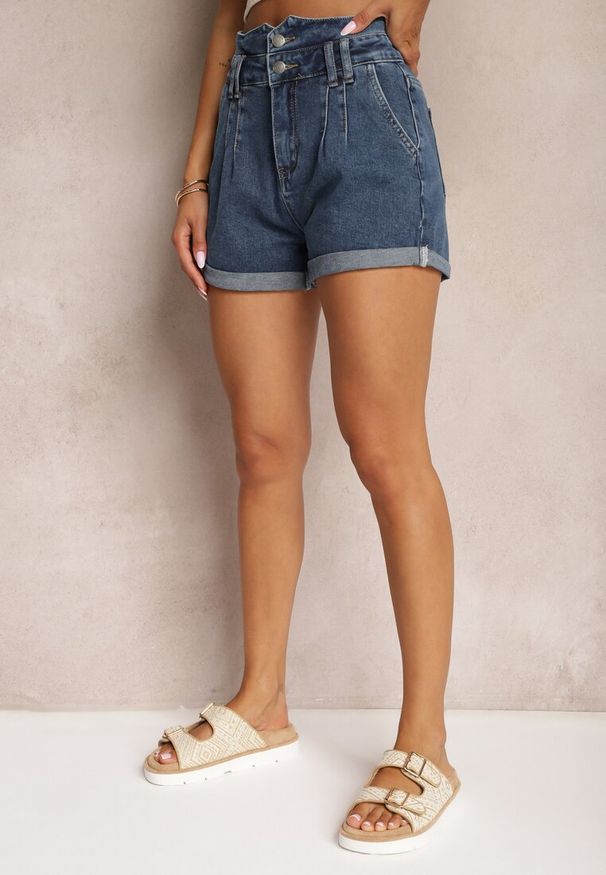 Renee - Granatowe Szorty Denimowe High Waist z Bawełny Pemorea. Okazja: na co dzień. Stan: podwyższony. Kolor: niebieski. Materiał: bawełna. Wzór: aplikacja. Sezon: lato. Styl: casual