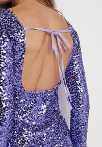 Born2be - Fioletowa Dopasowana Mini Sukienka z Wycięciem na Plecach Ozdobiona Cekinami Akorra. Kolor: fioletowy. Wzór: aplikacja. Długość: mini #5