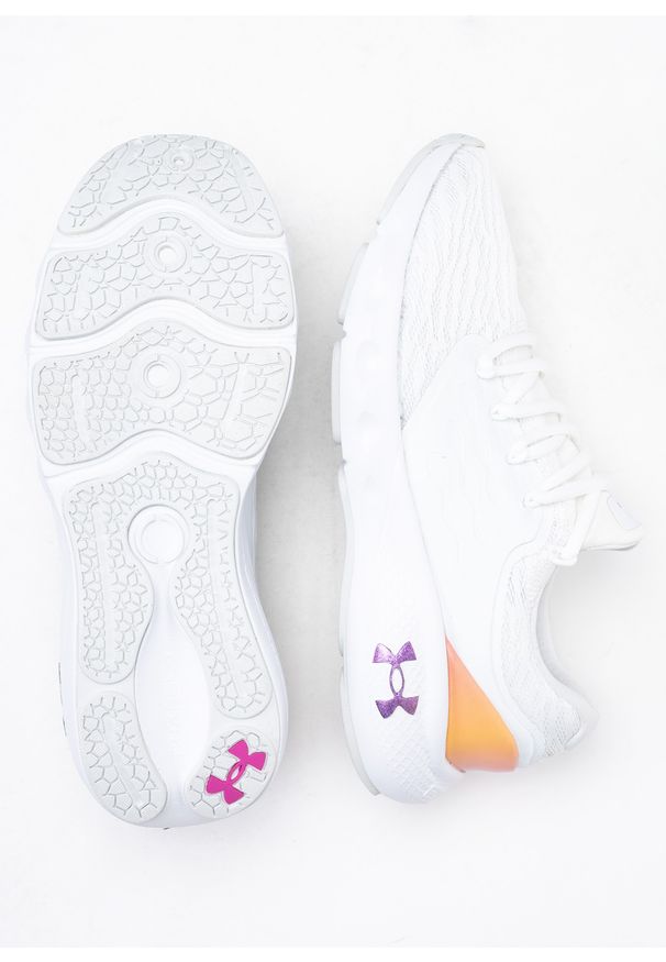 Buty treningowe damskie Under Armour Charged Vantage Clrshft (3024490-100). Okazja: na co dzień. Kolor: biały. Materiał: materiał, guma, syntetyk. Wzór: gradientowy. Sport: kolarstwo, fitness