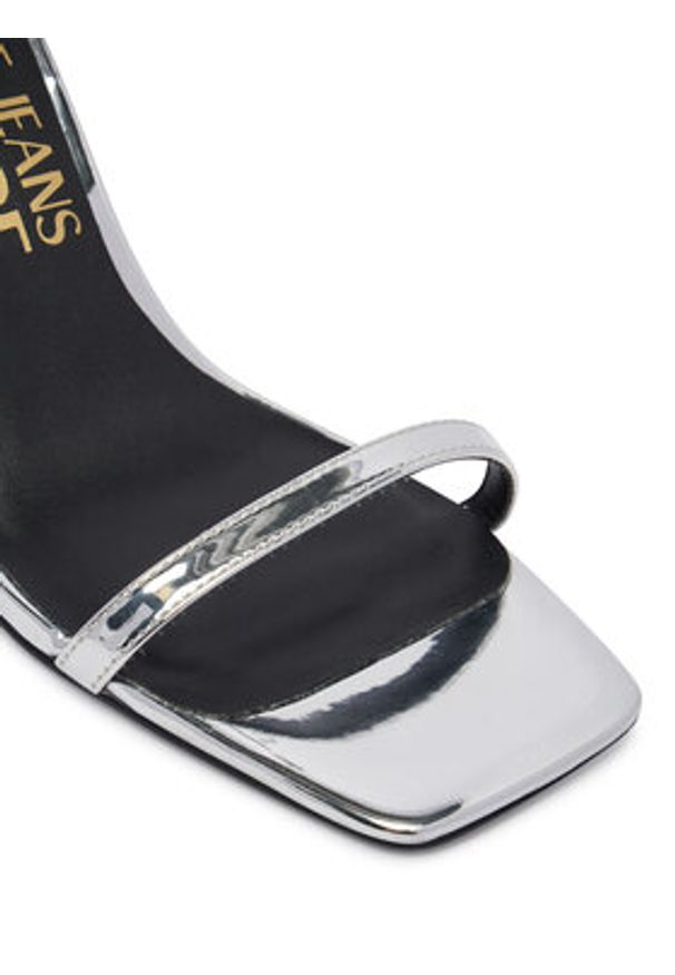 Versace Jeans Couture Sandały 80VA3S76 ZS406 Srebrny. Kolor: srebrny. Materiał: skóra