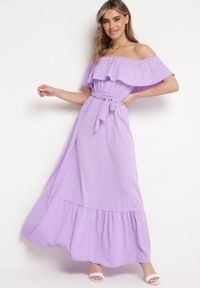 Born2be - Fioletowa Sukienka o Rozkloszowanym Fasonie z Hiszpańskim Dekoltem i Materiałowym Paskiem Nacara. Okazja: na co dzień. Kolor: fioletowy. Materiał: materiał. Długość rękawa: krótki rękaw. Sezon: lato. Typ sukienki: proste. Styl: casual #1
