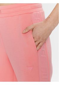 Guess Spodnie dresowe Allie V2YB18 K7UW2 Różowy Regular Fit. Kolor: różowy. Materiał: dresówka, wiskoza #4