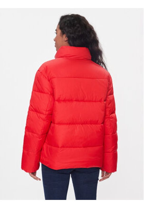 Tommy Jeans Kurtka zimowa DW0DW15963 Czerwony Regular Fit. Kolor: czerwony. Materiał: syntetyk. Sezon: zima