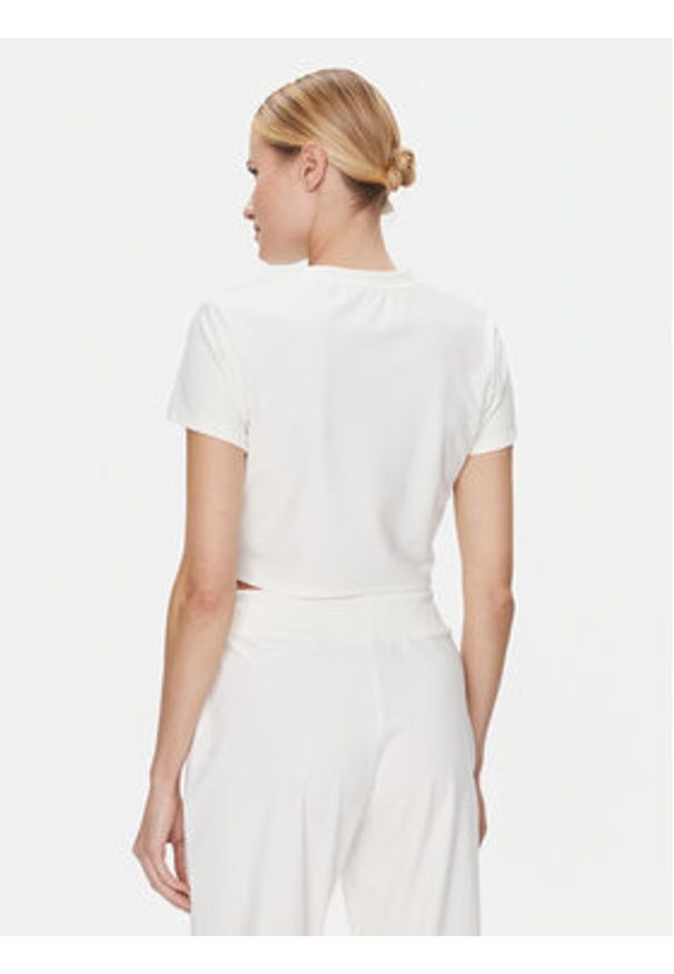 Guess T-Shirt V3BI01 KBXI2 Écru Boxy Fit. Materiał: syntetyk