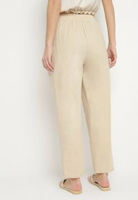 Born2be - Beżowe Bawełniane Spodnie z Wysokim Stanem Vivivara. Okazja: na co dzień. Stan: podwyższony. Kolor: beżowy. Materiał: bawełna. Styl: casual, klasyczny #2